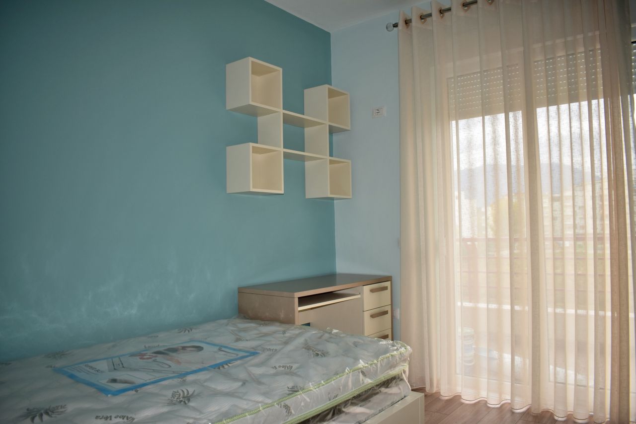 Apartament plotesisht i mobiluar me mobilje moderne dhe te reja me qira tek Liqeni i Thate, ne Tirane