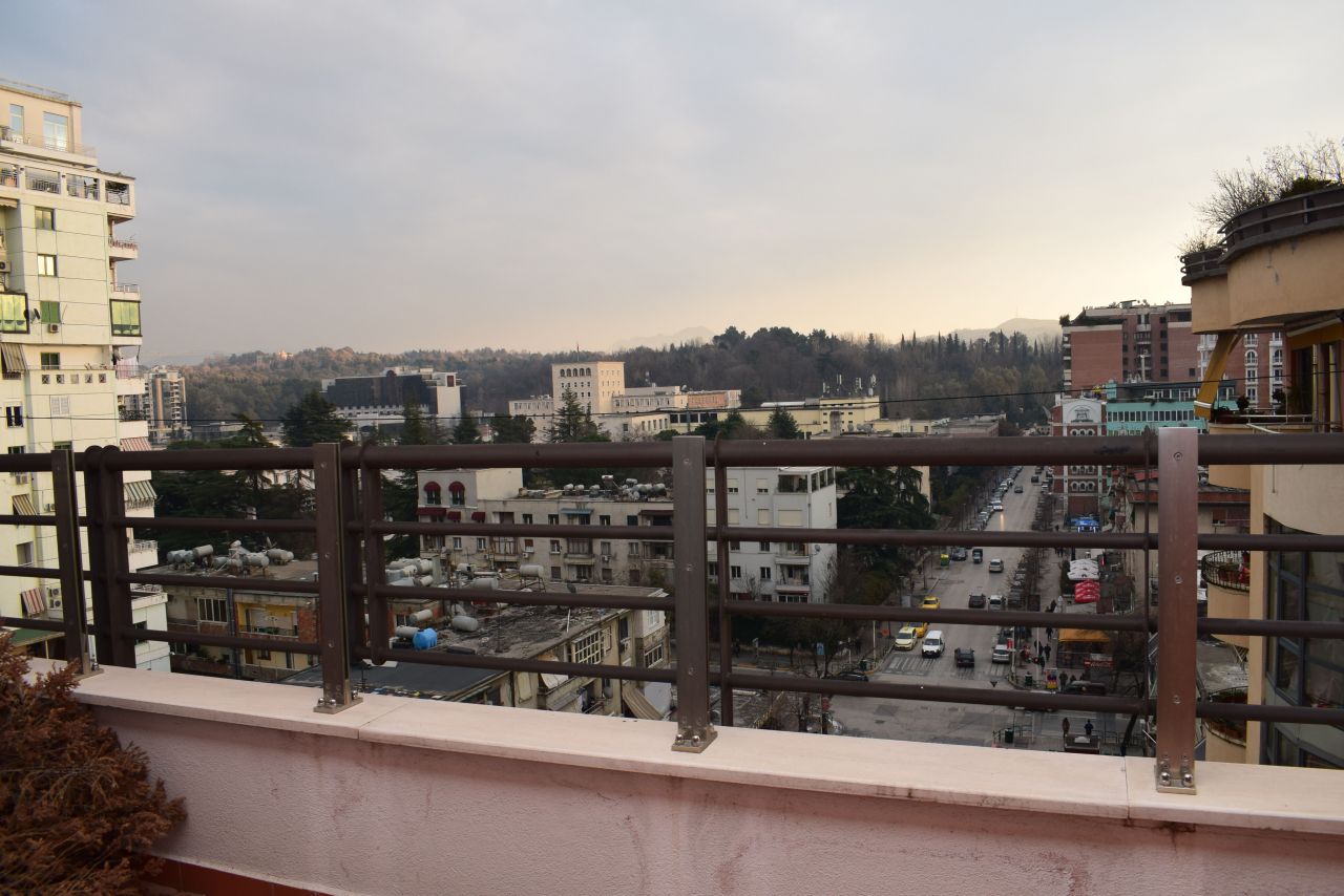 Grande appartamenri in affitto nella zona di Blocco, a Tirana