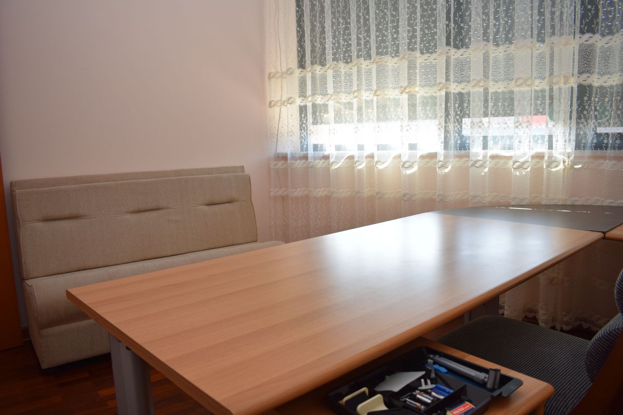 Apartment for rent in Tirana with three bedrooms near the grand park 