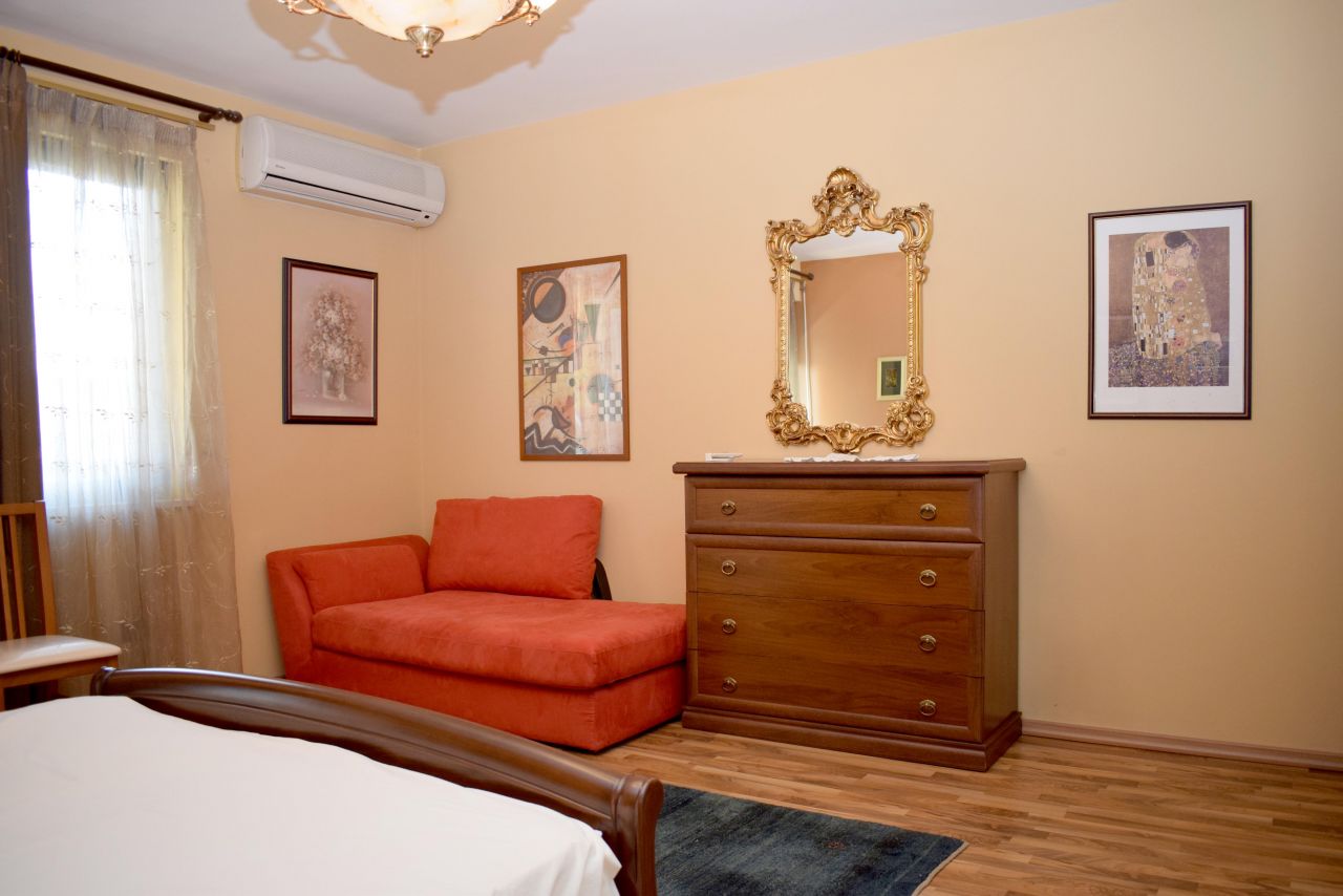 Apartment for rent in Tirana near the grand park