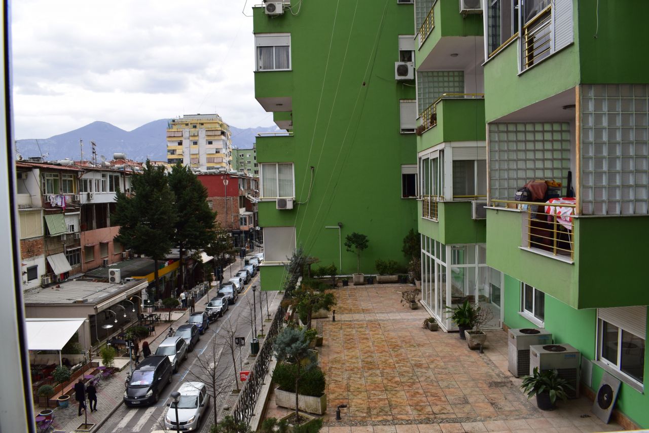 Kontor Leilighet til leie i Tirana, i Blloku-området