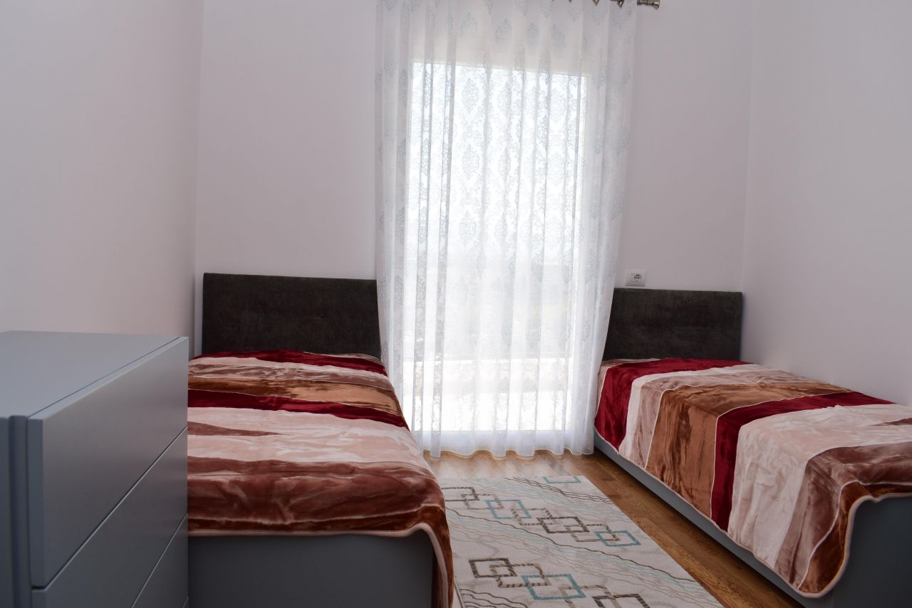 Appartamento con due camere da letto in Affito a Tirana