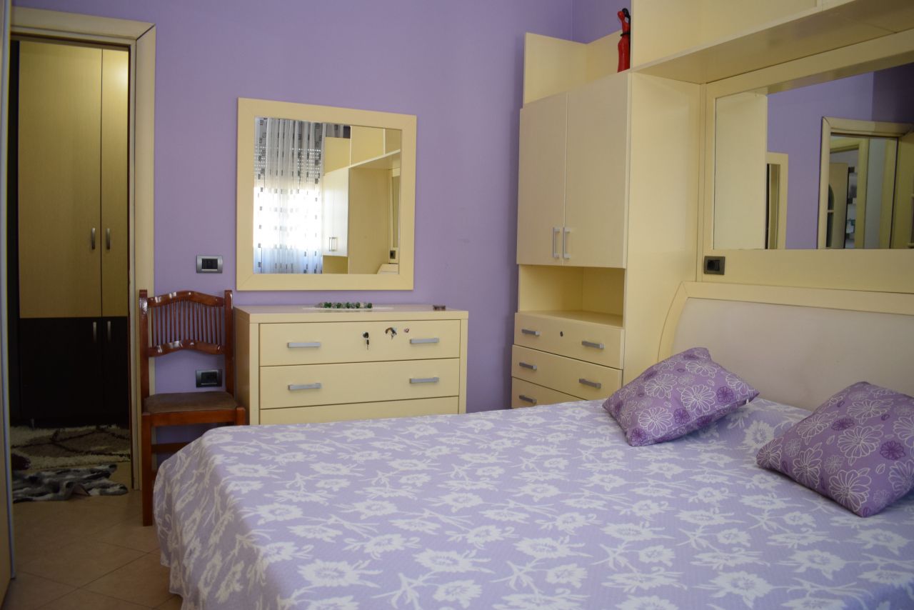 Due camere da letto Appartamento in affitto a Tirana, nei pressi di Piazza Skanderbeg.
