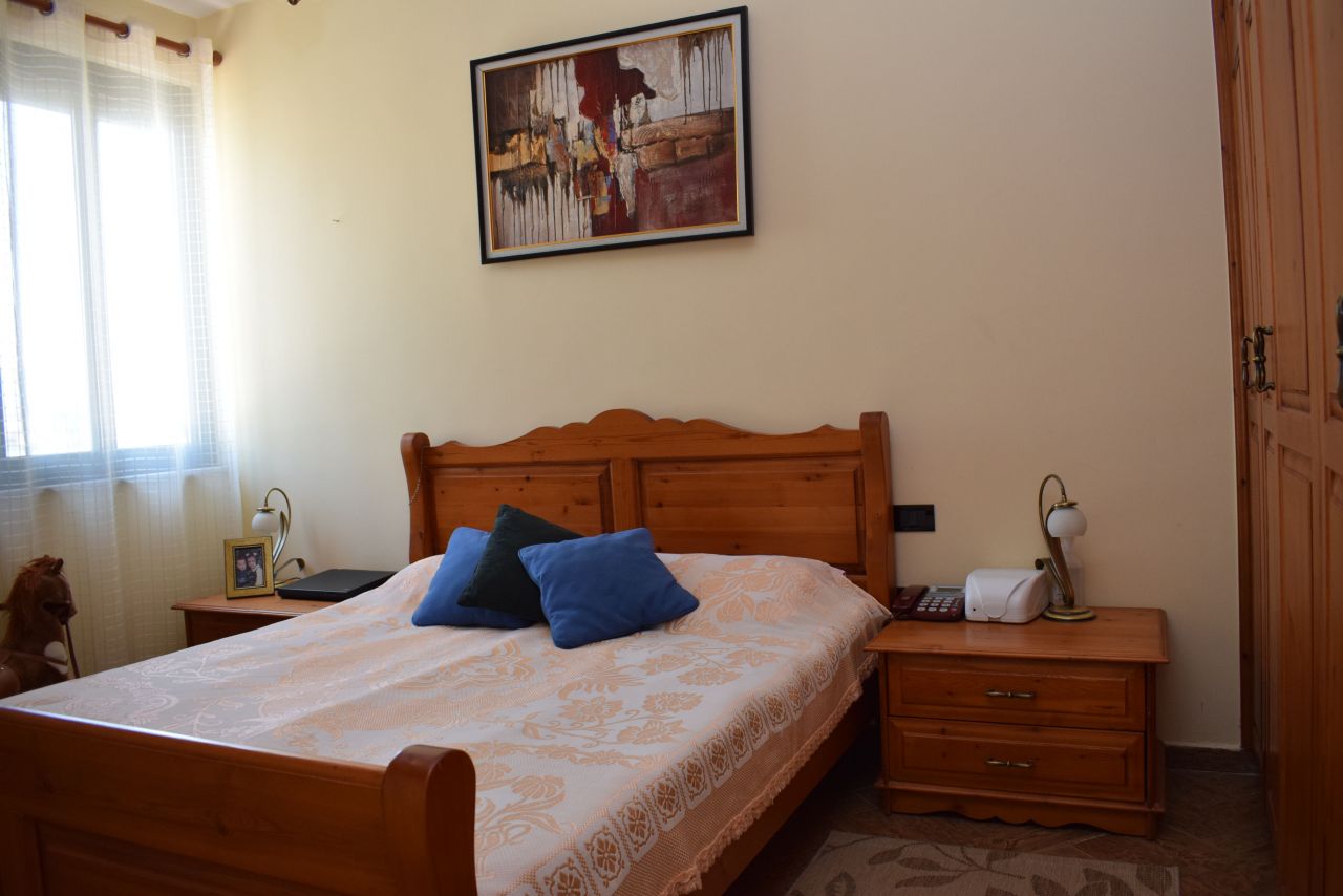 Trzy pokojowe mieszkanie do wynajęcia w Tiranie