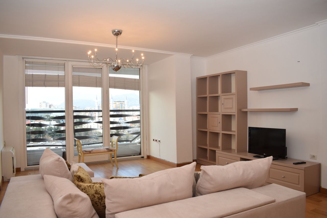 Appartamento in Affito a Tirana con Due Camere da Letto