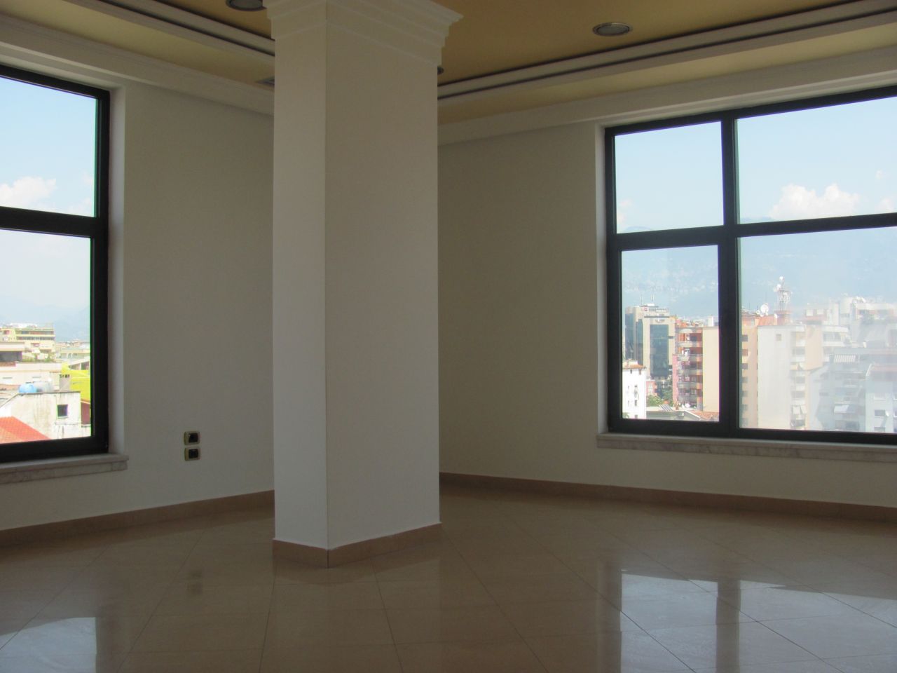 Office for rent in Tirana