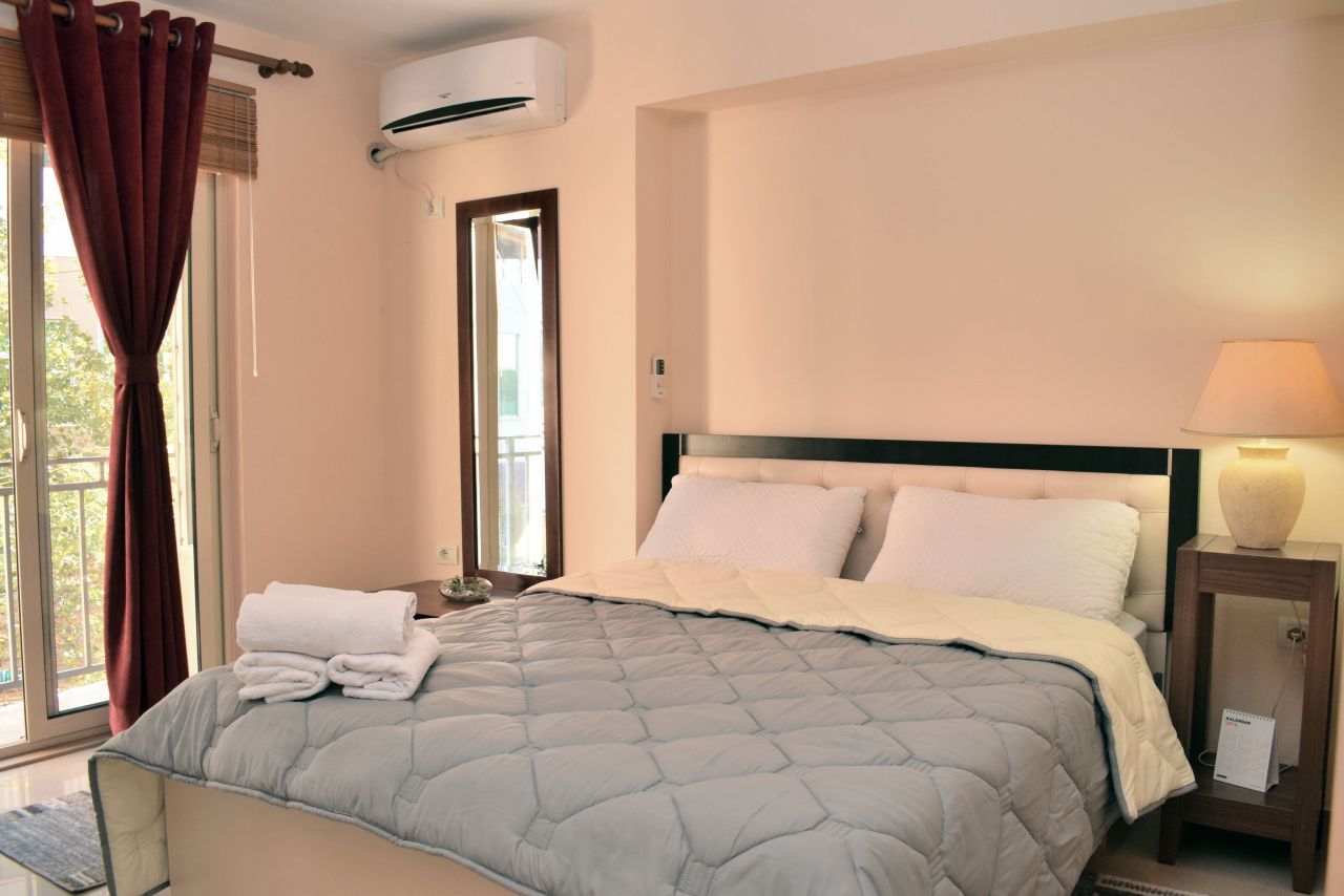 Appartamento in Affitto a Centro di Tirana con Una Camera da Letto
