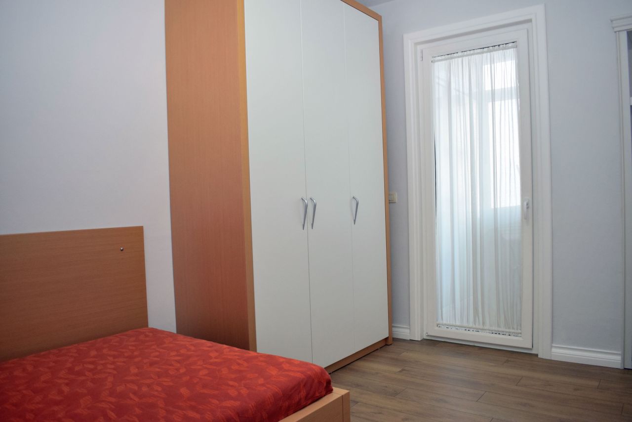 Apartamento con 3 Camere da Letto in Affito a Tirana
