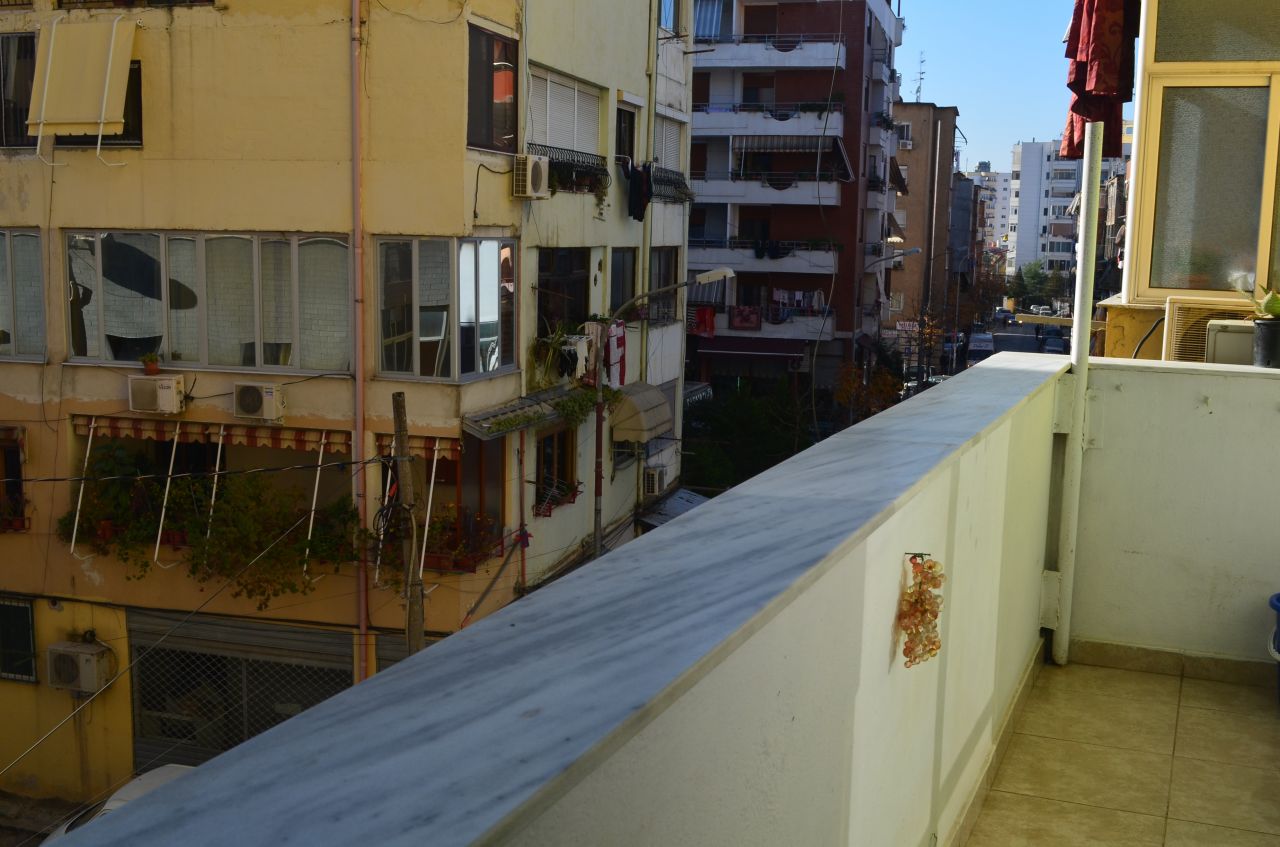 Shitet apartament ne Tirane ne kushte te mira