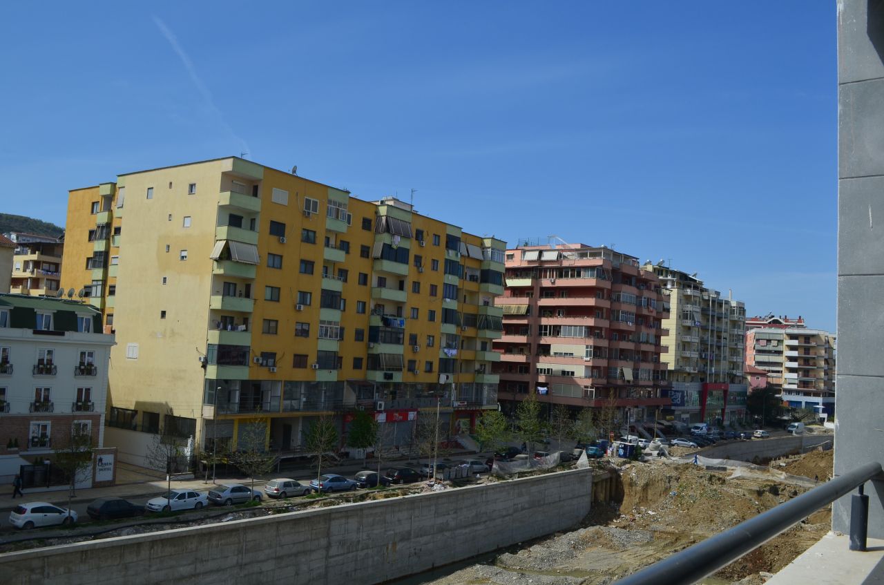 Appartamento in vendita a Tirana. Appartamento con due camere da letto in vendita a Cristal Center a Tirana. 