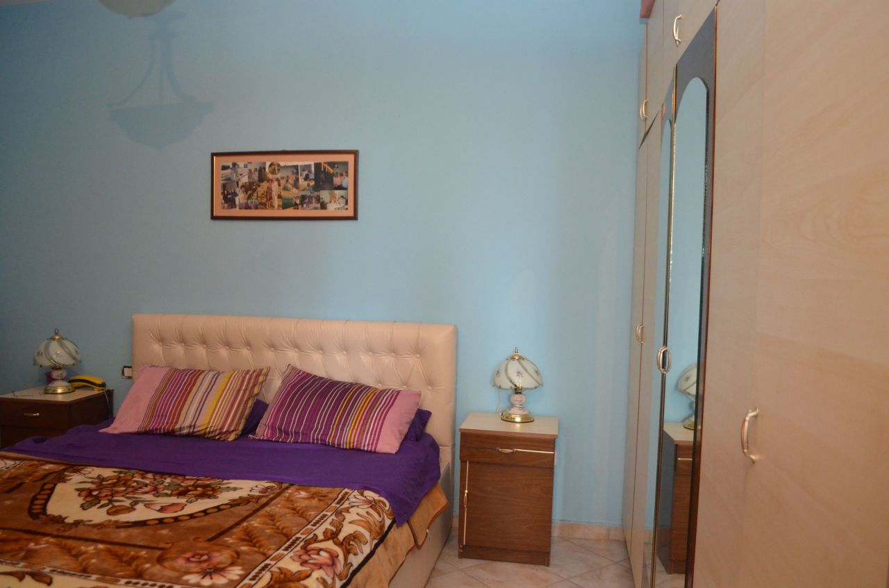 Apartament me dy dhoma gjumi ne shitje ne Tirane.