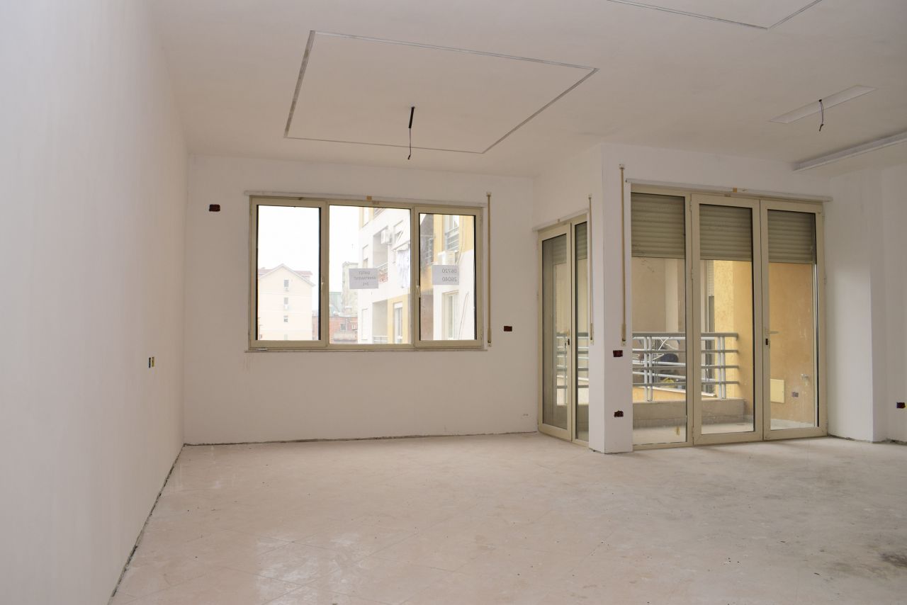 Appartamento con due camere da letto in vendita a Tirana