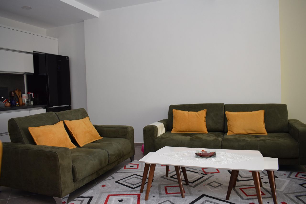 Két hálószobás lakás, eladó Tiranában