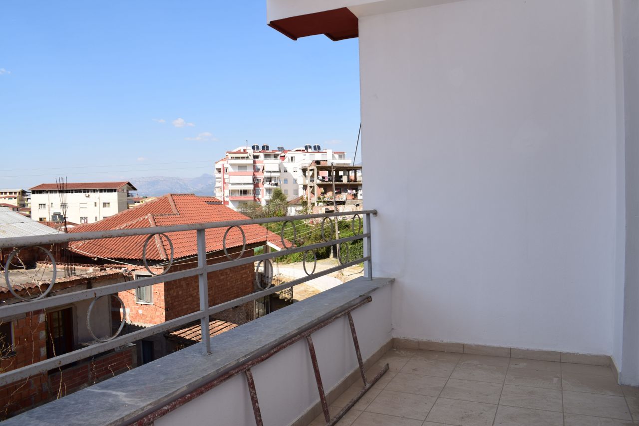 Egy hálószobás lakás eladó Tiranában, egy népszerű területen