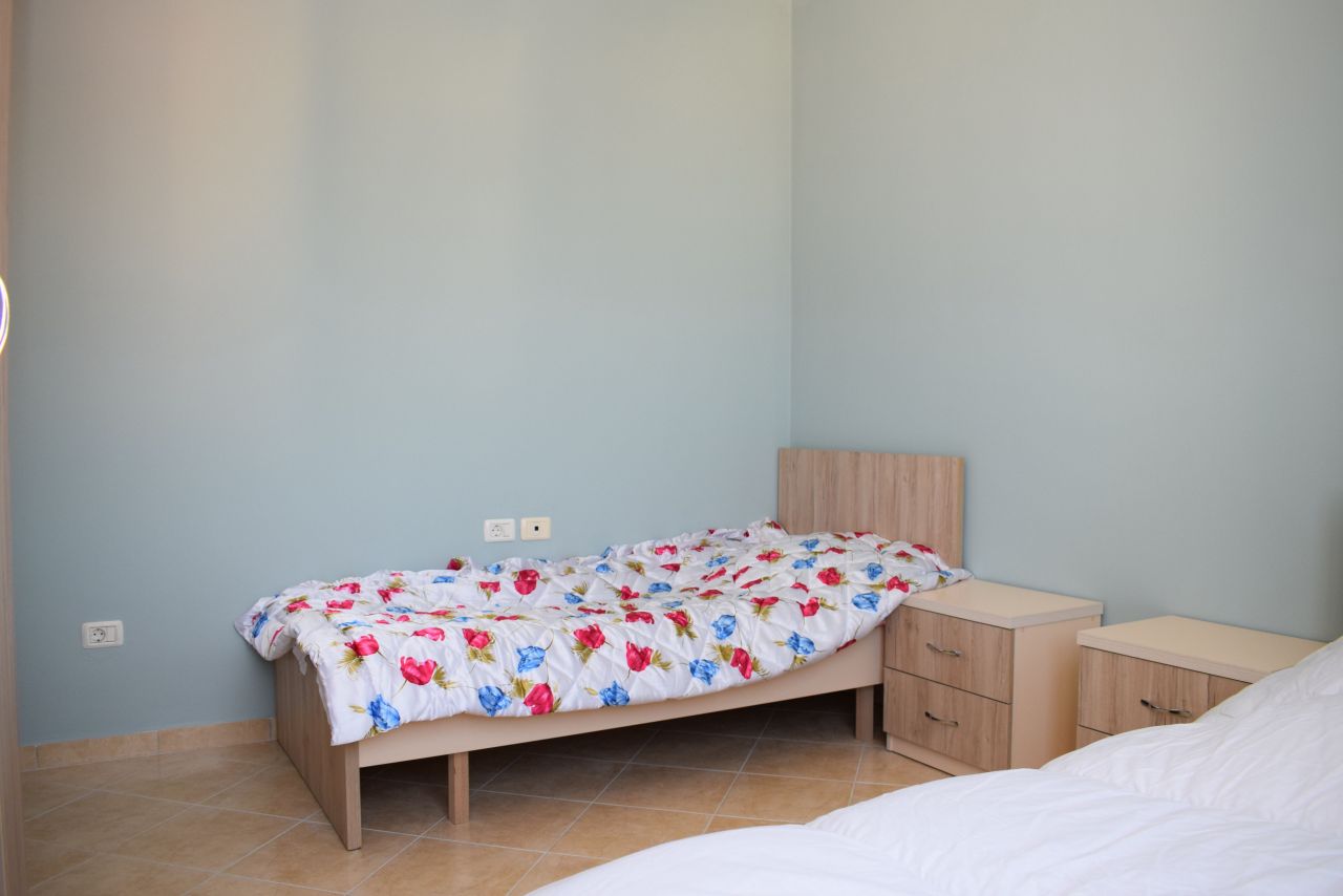 Apartament me 3 dhoma gjumi per shitje ne nje zone te mire ne Tirane