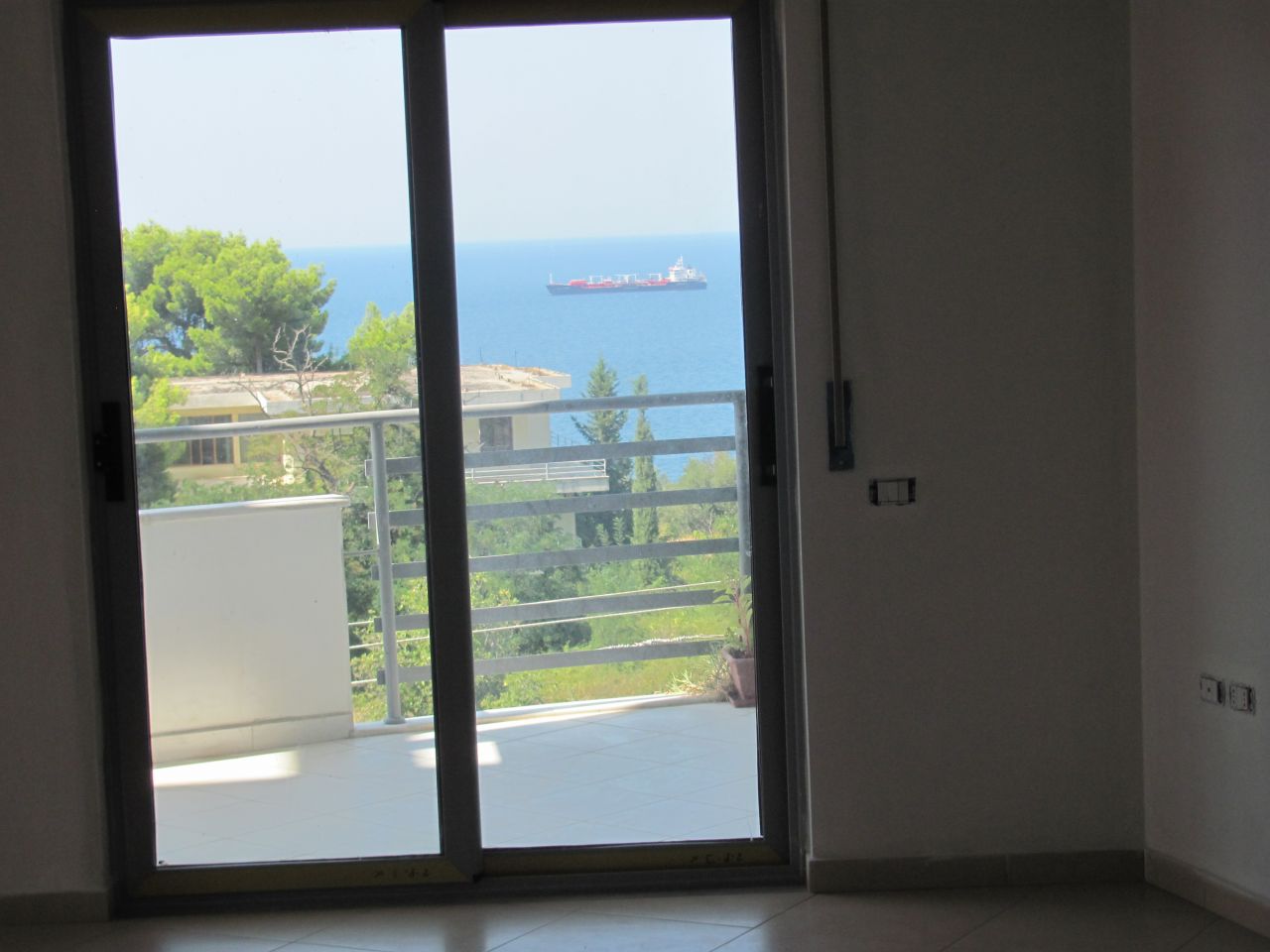 Finished apartments for sale in Vlora located in very good position with wonderful sea view. 