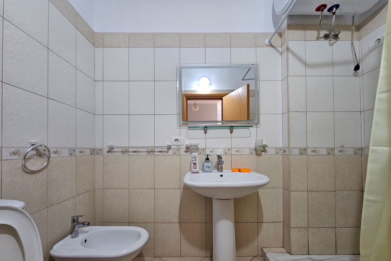 Appartamento Per Vacanze In Affitto A Valona, In Albania, Con Una Camera Da Letto, A Soli 50 Metri Dalla Spiaggia