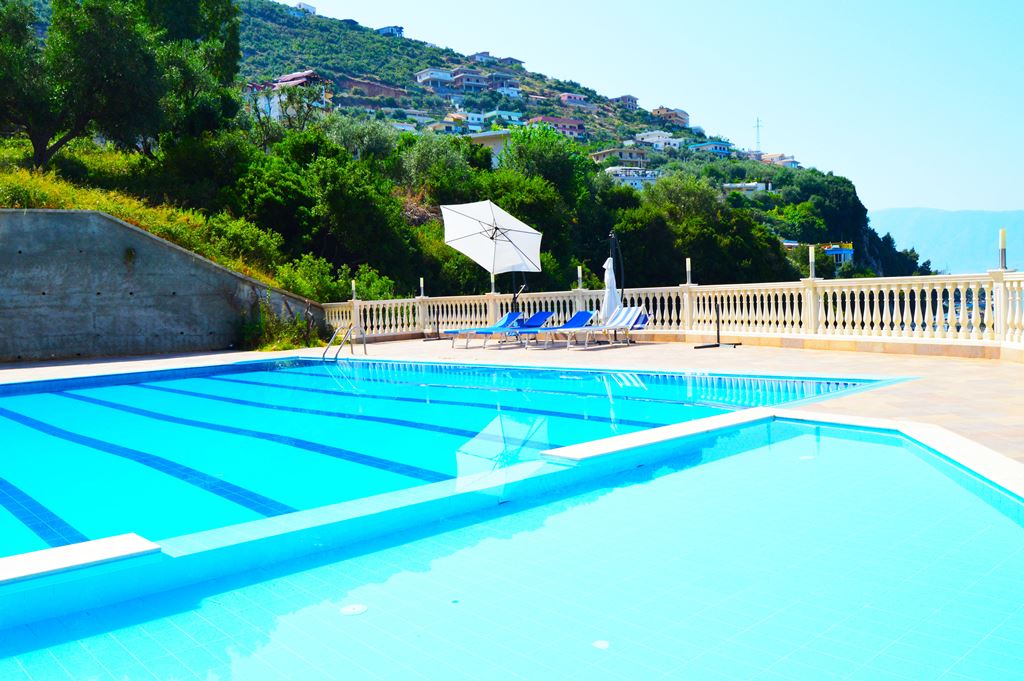 Rent Albania Holiday Apartment in Vlore