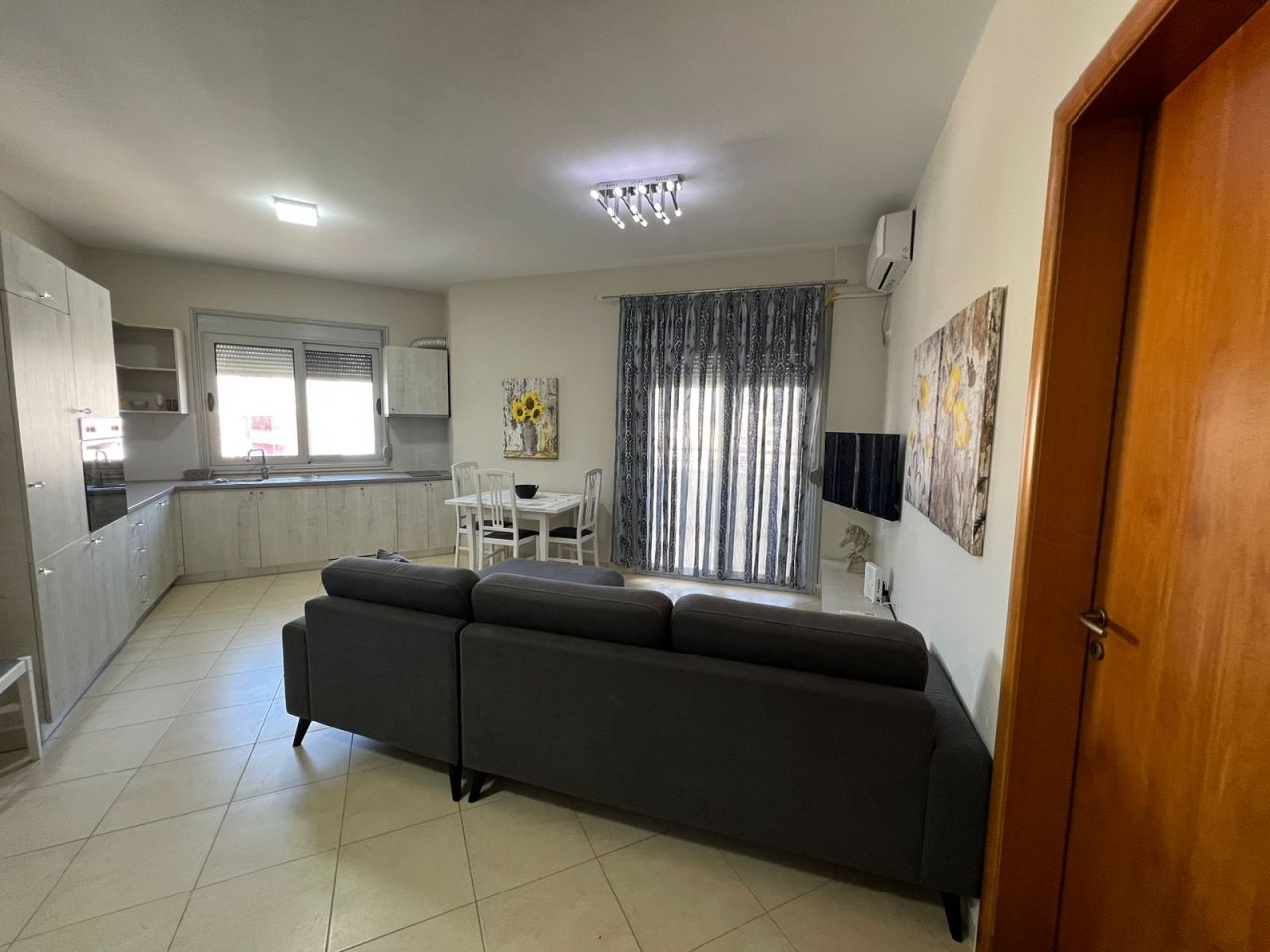 Apartment For Rent In Vlora Albania, Located In A Quiet Area, Close To The City Center