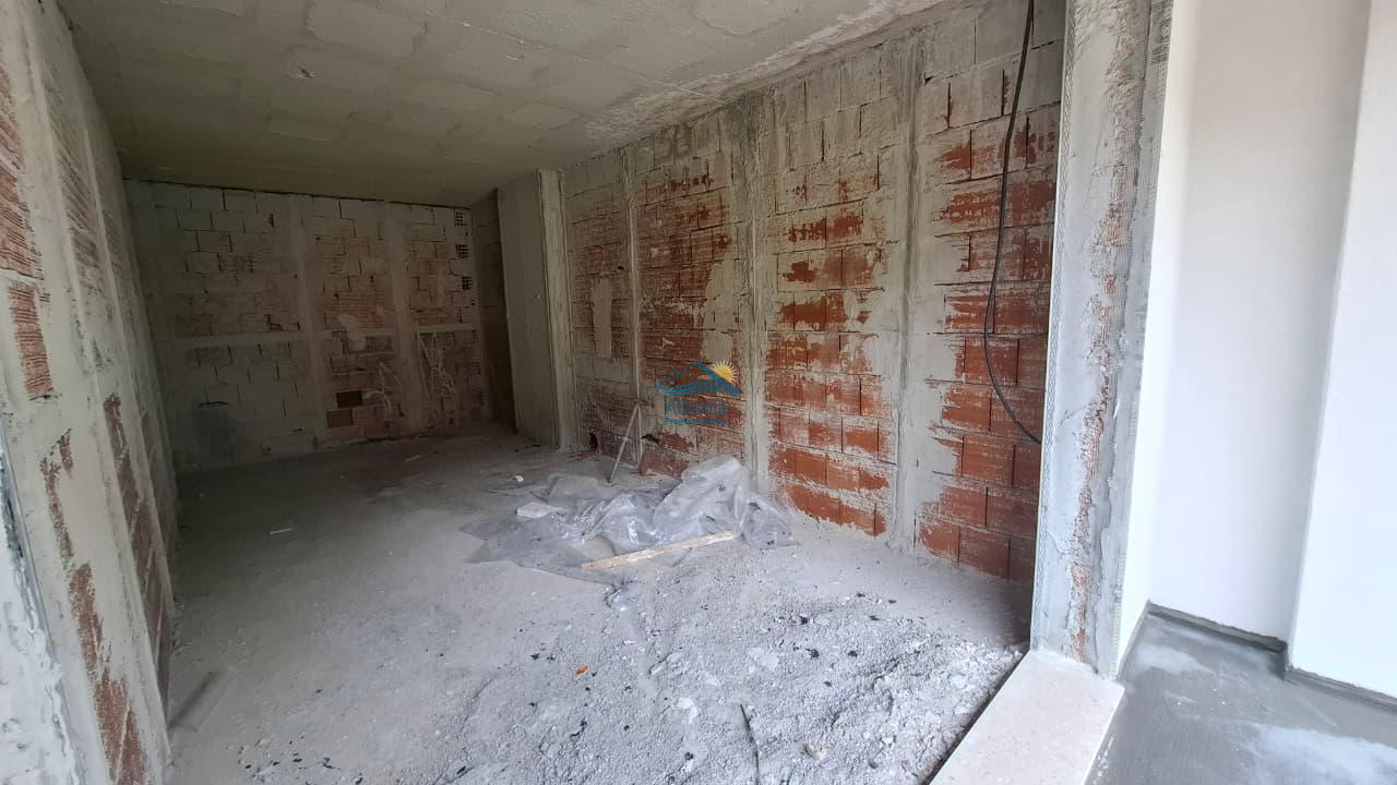 Продаётся недвижимость во Влёре, Албания, в хорошем районе, рядом с пляжем.