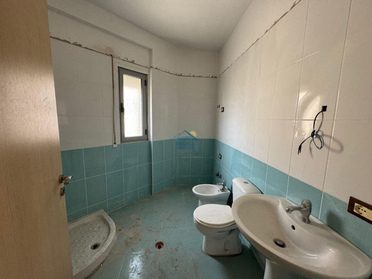 Vlora Real Estate For Sale In Albania, Apartment In The City Center, Close To The Beach – Ideal For Investment