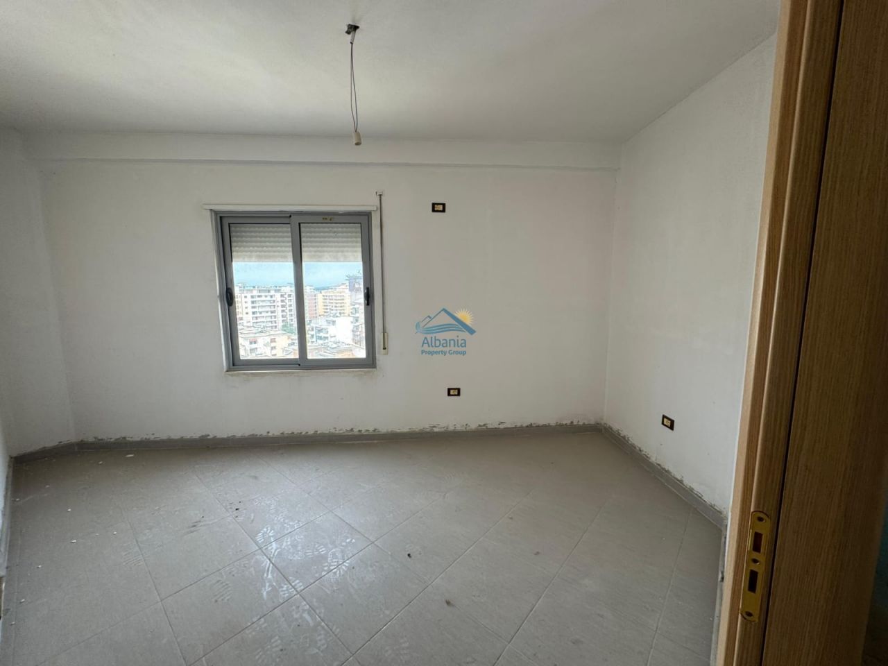Vlora Real Estate For Sale In Albania, Apartment In The City Center, Close To The Beach – Ideal For Investment