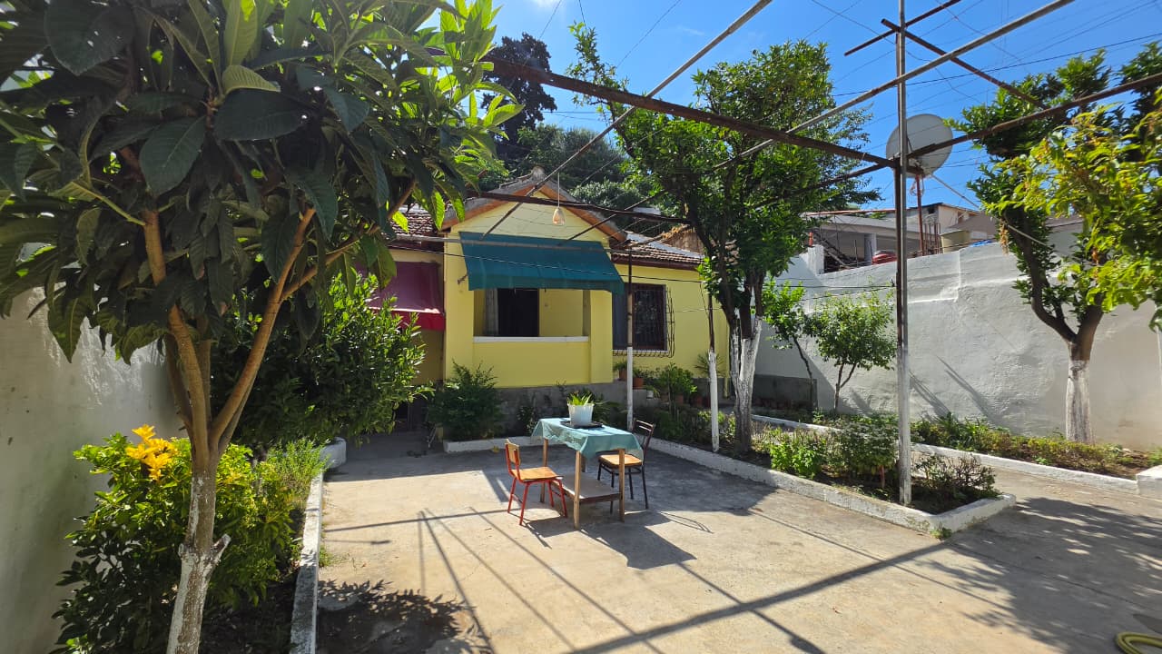 5  House For Sale In The Historic Center Vlore, Rr.Irfan Shehu