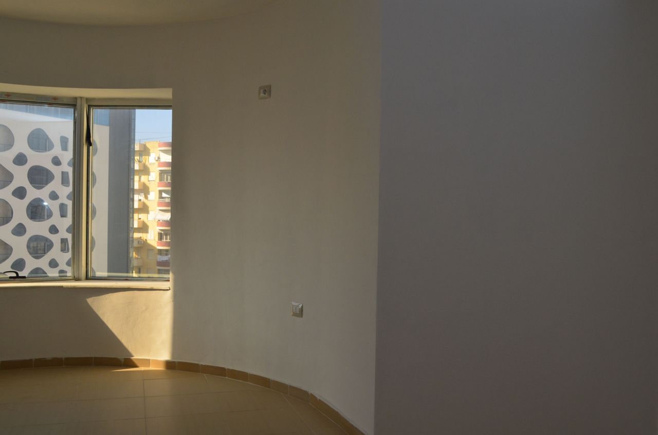 Apartament me dy dhoma ne shitje ne Vlore. Apartamenti ne shitje brenda ne qytetin e Vlores