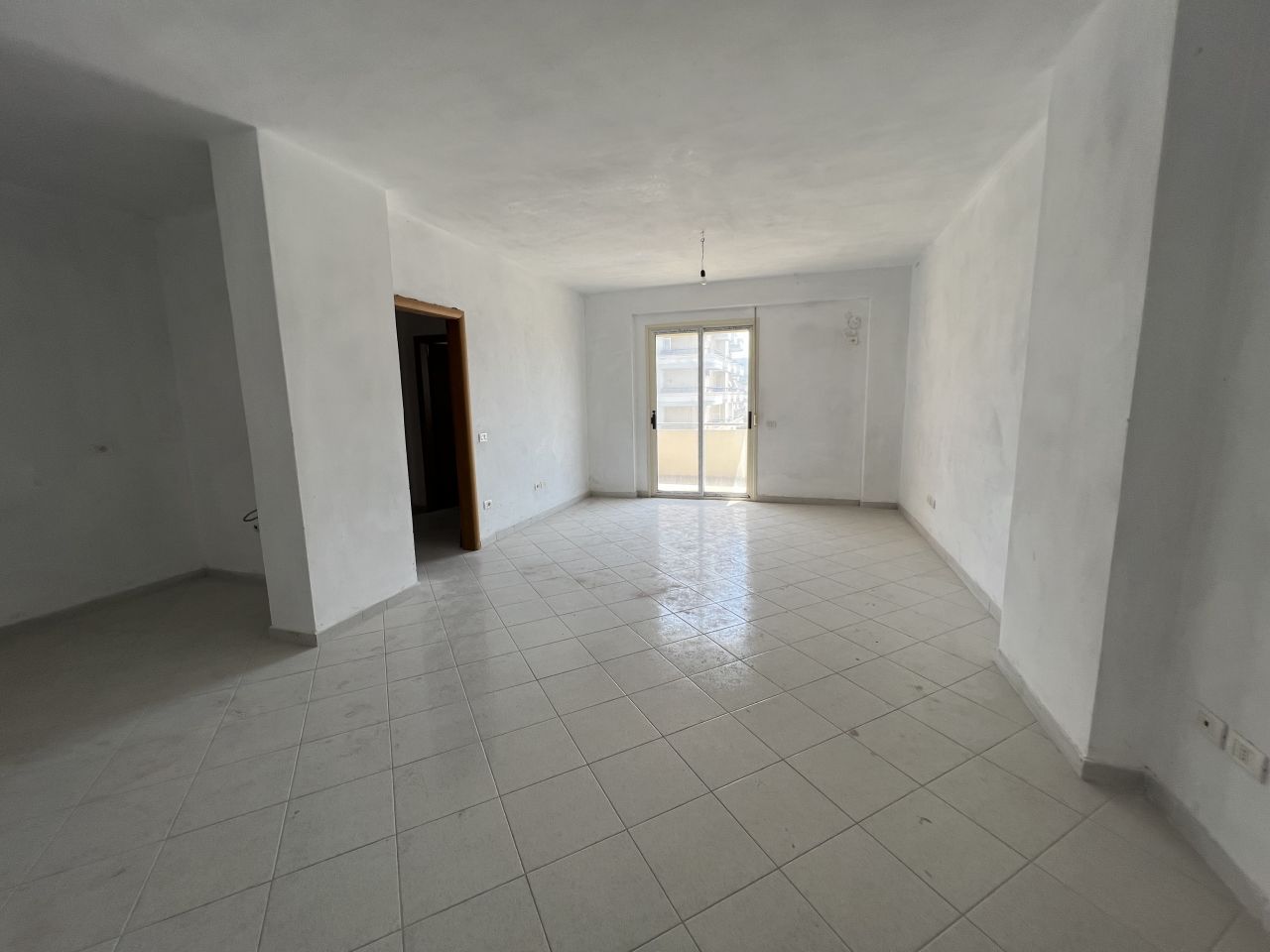 2-Zimmer-Wohnung In Vlore, Albanien, In Strandnähe Zu Verkaufen