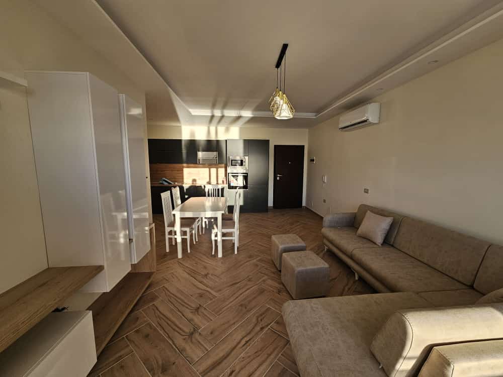 Apartament 2+1 me qera me pamje nga deti ne Vlore Shqiperi