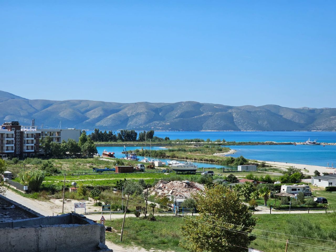 Wohnung Zum Verkauf In Vlora, Albanien, In Einer Guten Gegend Gelegen, Nur Wenige Schritte Vom Strand Entfernt