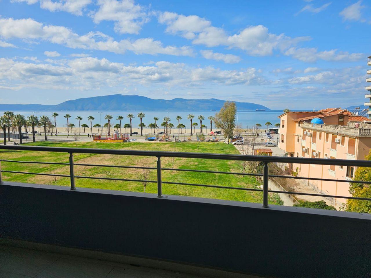 Mieszkanie z widokiem na morze na sprzedaż we Vlorze