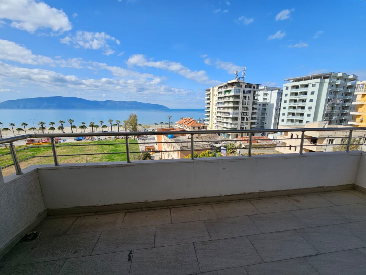 Apartament Per Shitje Ne Vlore Shqiperi, Ne Nje Zone Te Mire, Vetem Pak Hapa Larg Plazhit