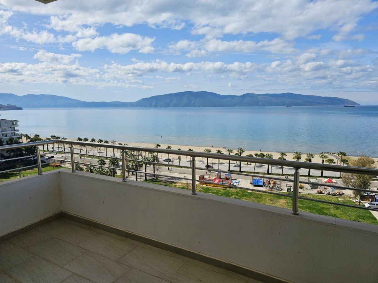 Mieszkanie Na Sprzedaż We Wlorze W Albanii, Położone W Dobrej Okolicy, Zaledwie Kilka Kroków Od Plaży