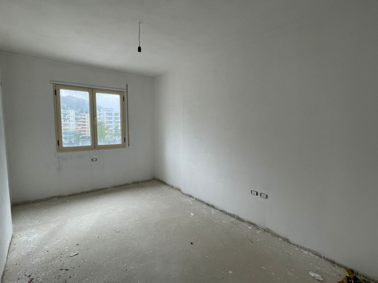 Продается квартира во Влере, Албания, расположенная в хорошем районе, всего в нескольких шагах от пляжа
