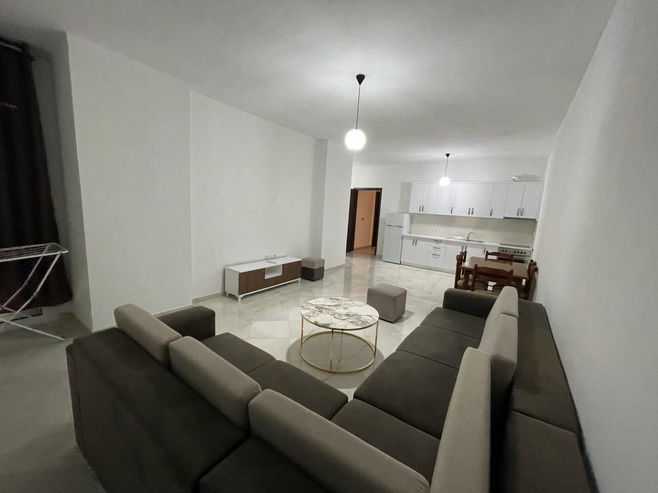 Zwei-Zimmer-Wohnung zum Verkauf in Vlora