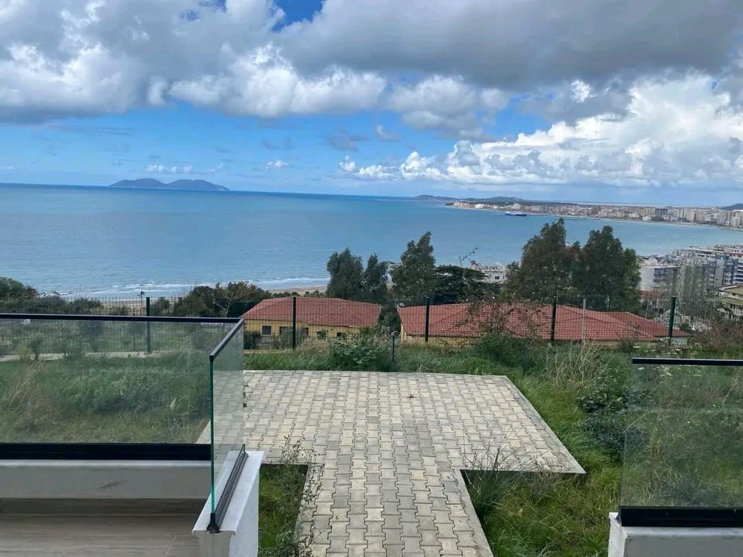 Mieszkanie z widokiem na morze na sprzedaż we Wlorze w Albanii