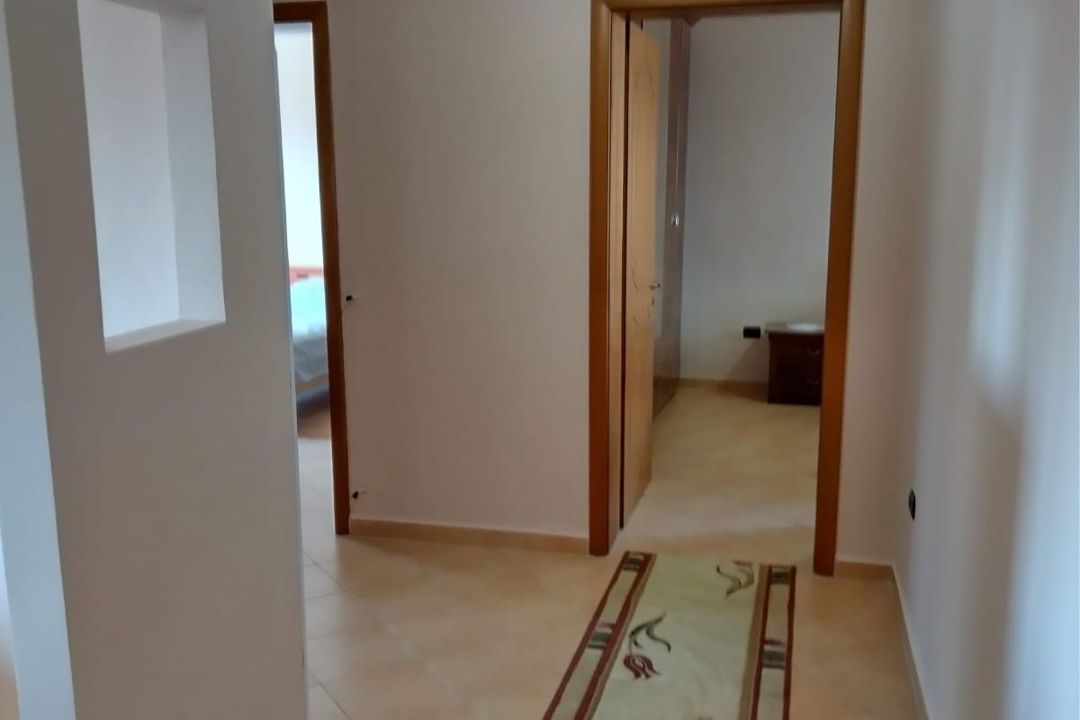 Két hálószobás lakás eladó Vlorában