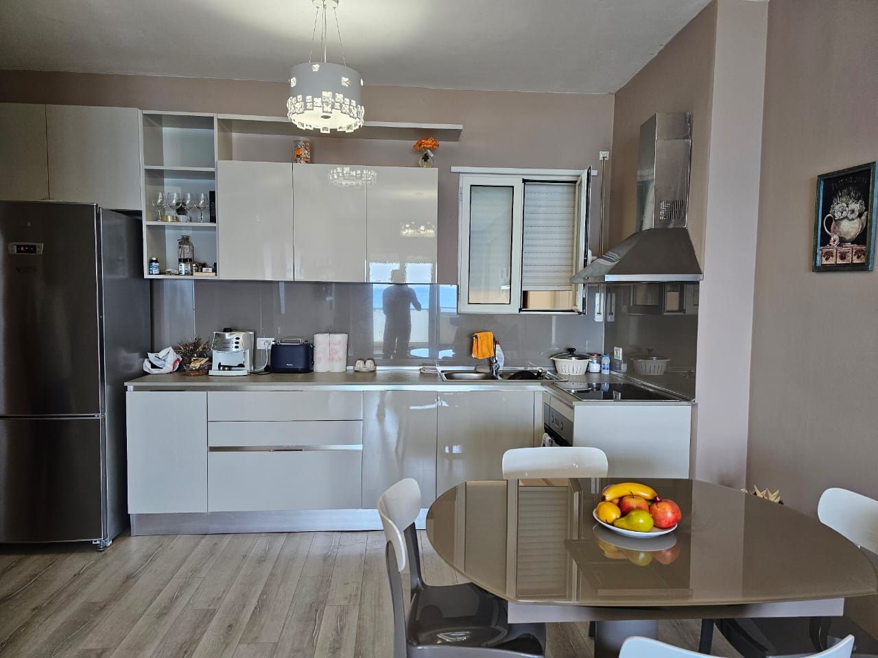 Apartament Luksoz Me Pamje Nga Deti Per Shitje Ne Vlore