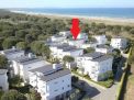 Fully furnished apartment with a sea view for sale. This property is organized with two bedrooms, two bathroom, a living room with kitchenette and a balcony. Located in a very good area with different bars, restaurants and supermarkets.
