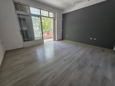 Pronë komerciale në shitje në Vlorë, Shqipëri